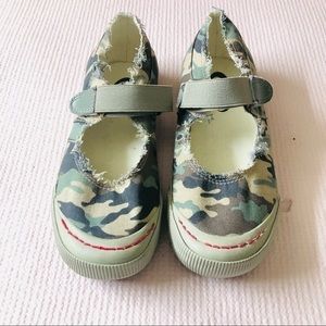 Soda Child's Camo Distressed Slip on Canvas Shoes-Size 2